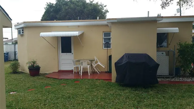 a view of outdoor space yard and patio