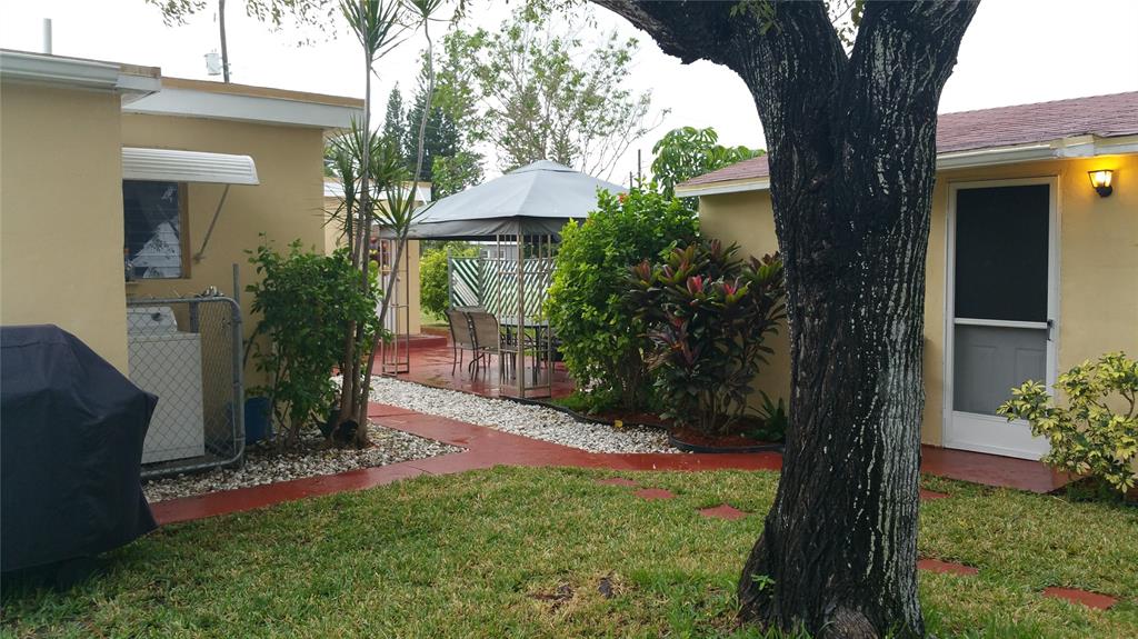 219 Northeast 4th Street Hallandale Beach, FL 33009 - Photo 8 of 13