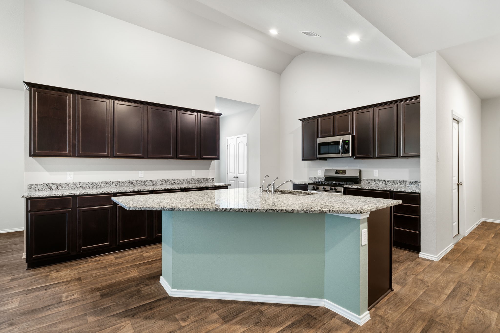 11722 Bari Reef Lane Conroe, TX 77304 - Photo 7 of 27