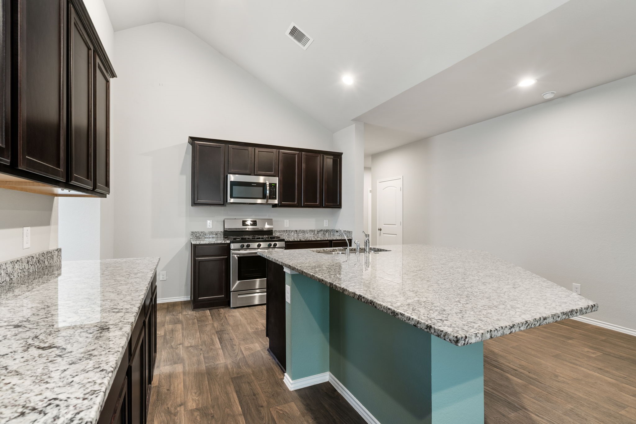 11722 Bari Reef Lane Conroe, TX 77304 - Photo 8 of 27