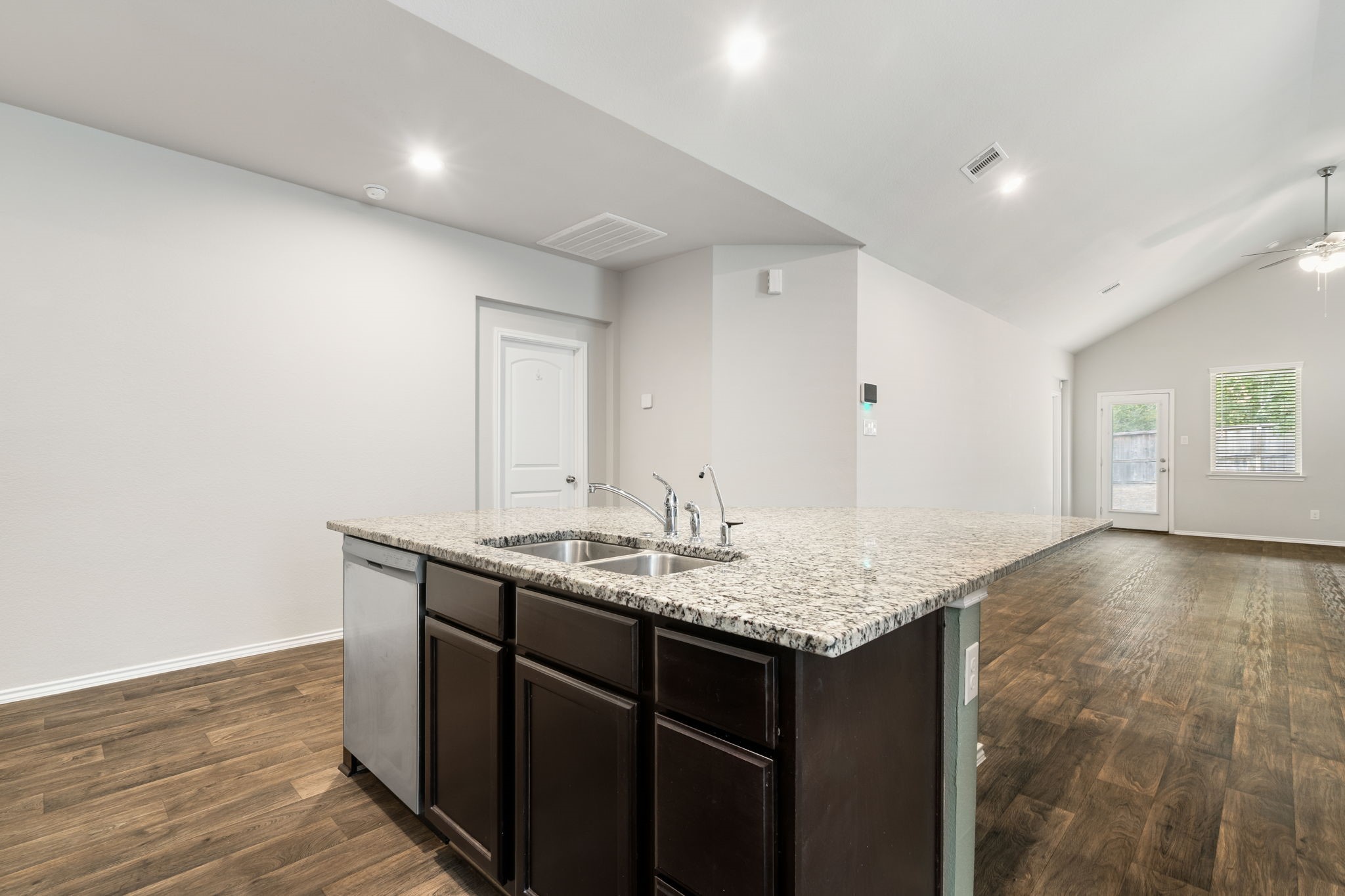 11722 Bari Reef Lane Conroe, TX 77304 - Photo 9 of 27