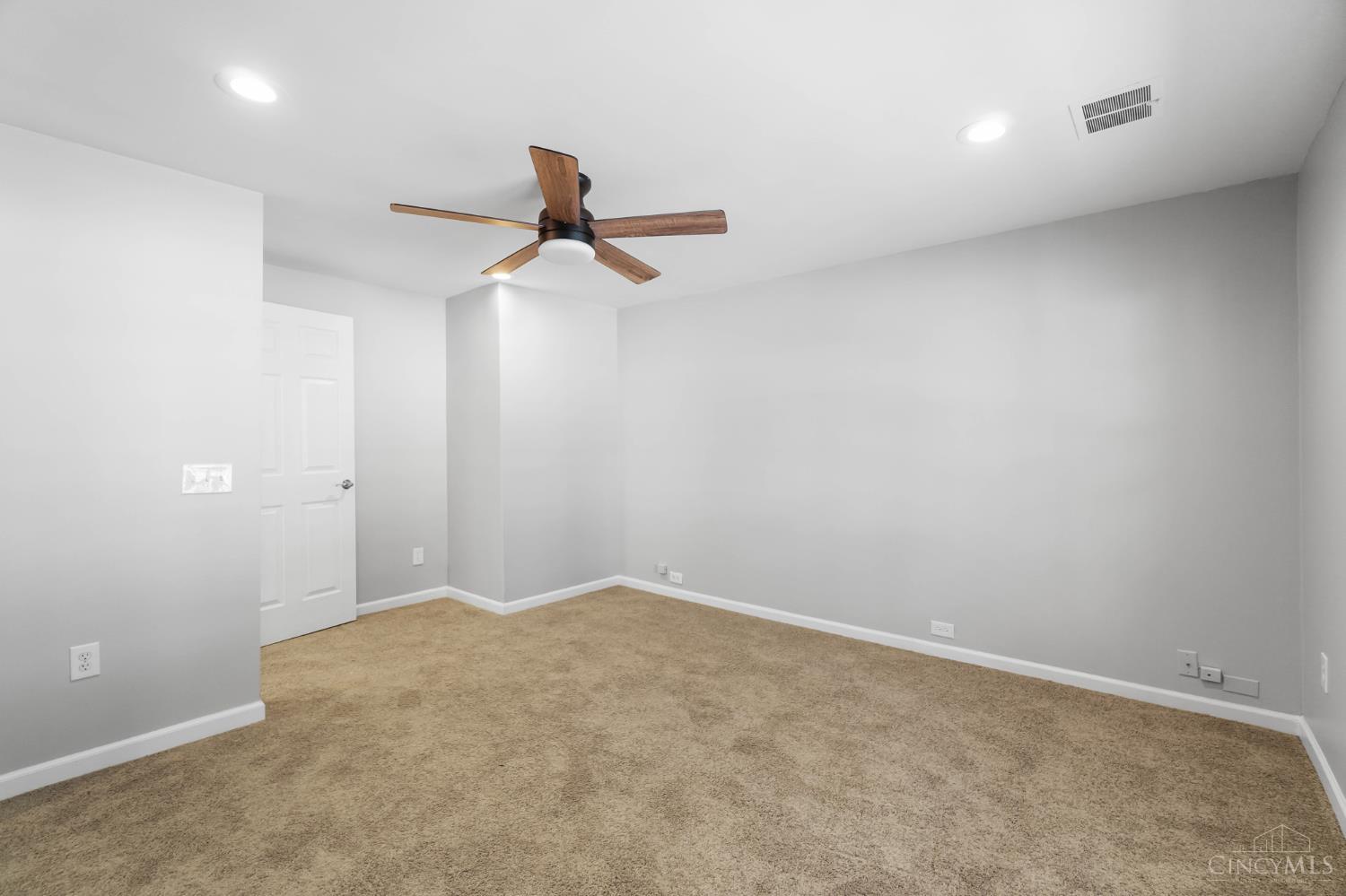 5801 West Fork Road Cincinnati, OH 45247 - Photo 12 of 22 Gallery Image 12