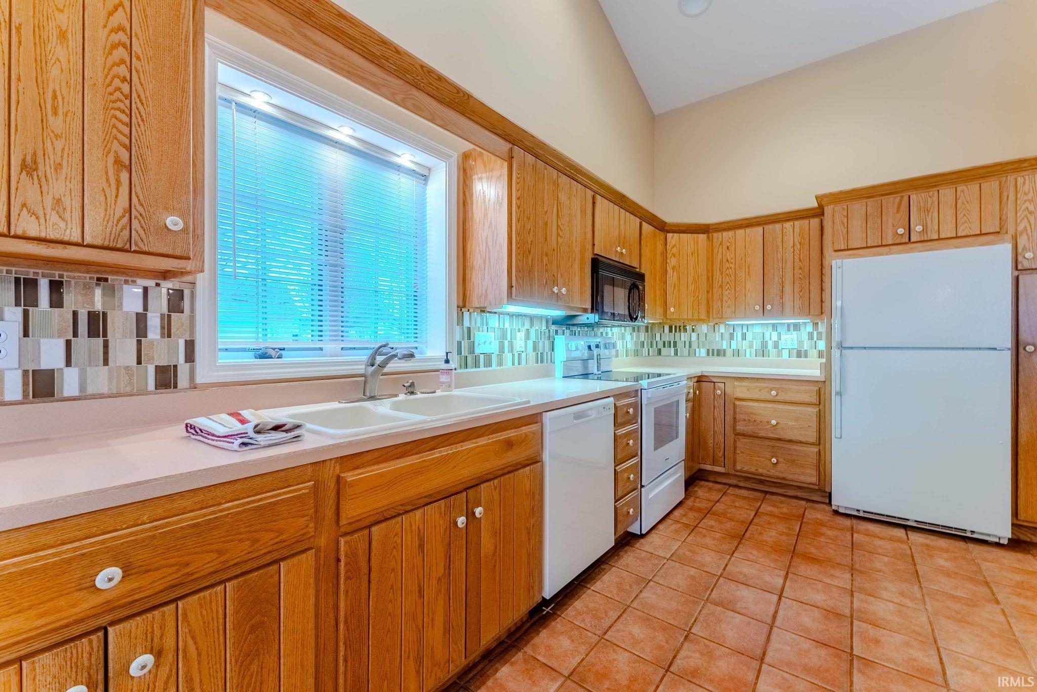 27 Golf Course Drive Wabash, IN 46992 - Photo 13 of 35