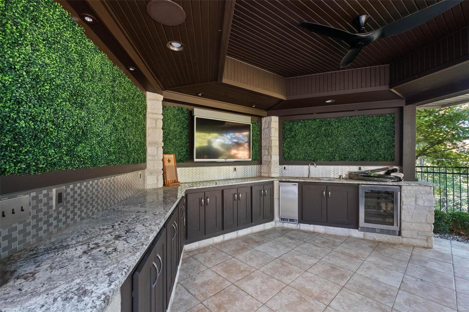 16751 Eagle Bluff Court Chesterfield, MO 63005 - Photo 11 of 76