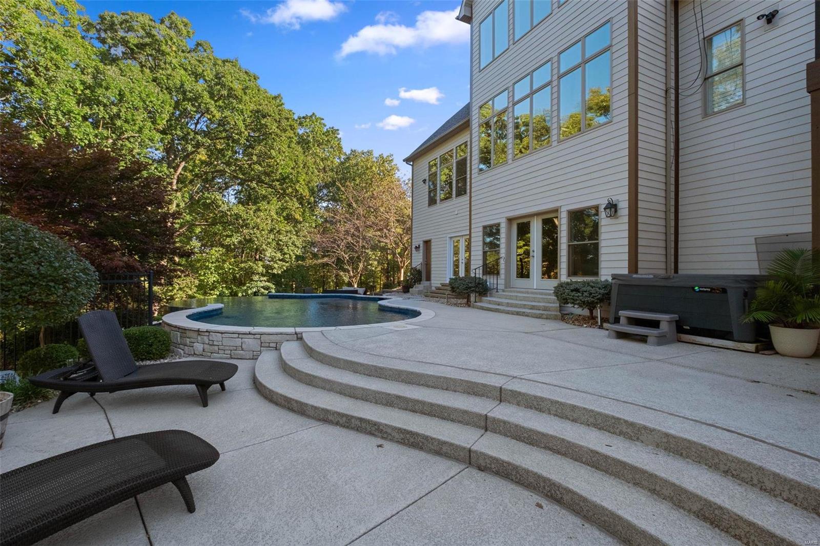 16751 Eagle Bluff Court Chesterfield, MO 63005 - Photo 13 of 76