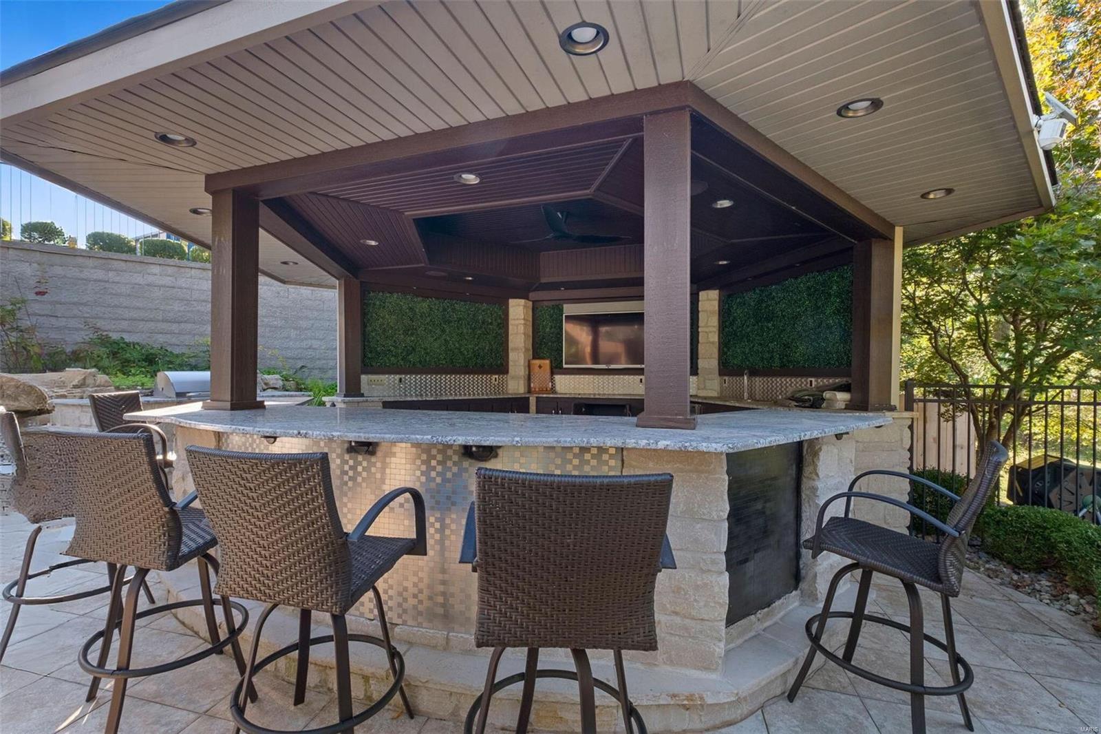 16751 Eagle Bluff Court Chesterfield, MO 63005 - Photo 10 of 76