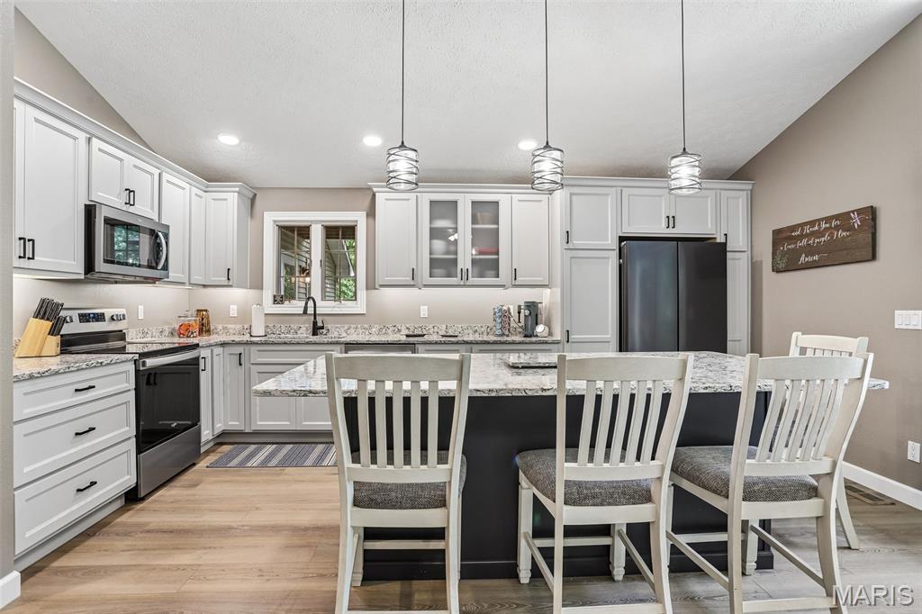111 Solar Circle Litchfield, IL 62056 - Photo 8 of 55