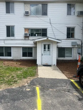$1,900 | 67 Curve Street, Unit 3, Millis, MA 02054