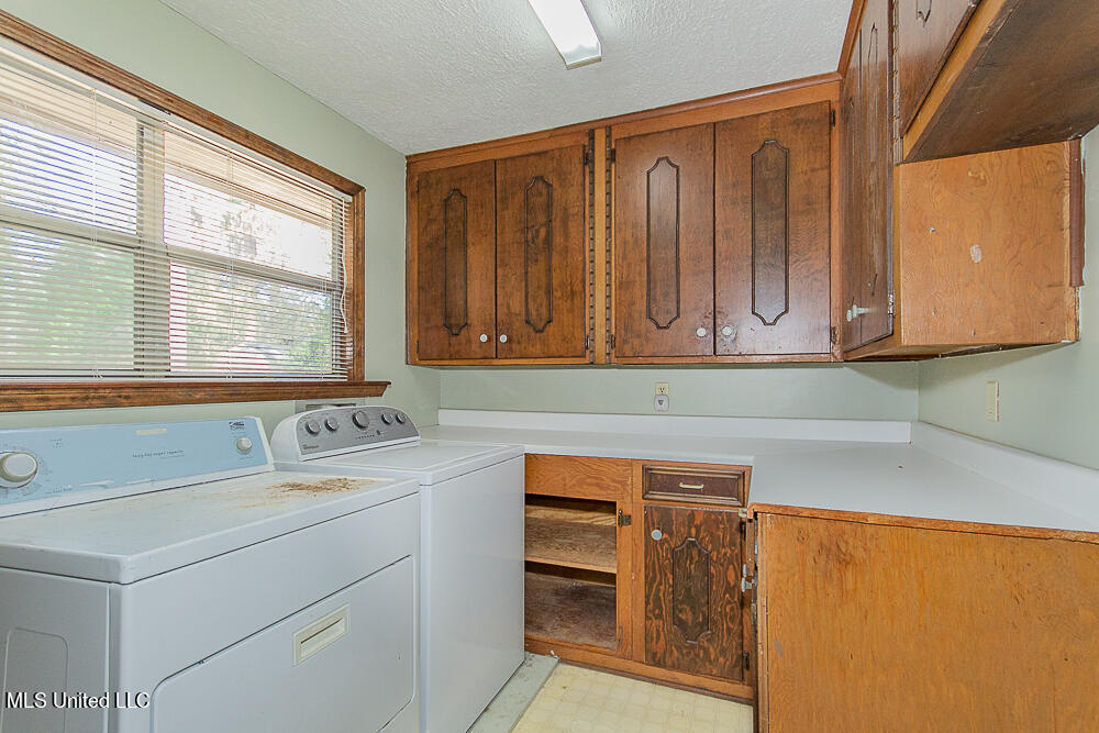 1312 Shell Oil Road Brandon, MS 39042 - Photo 18 of 28 Laundry Room