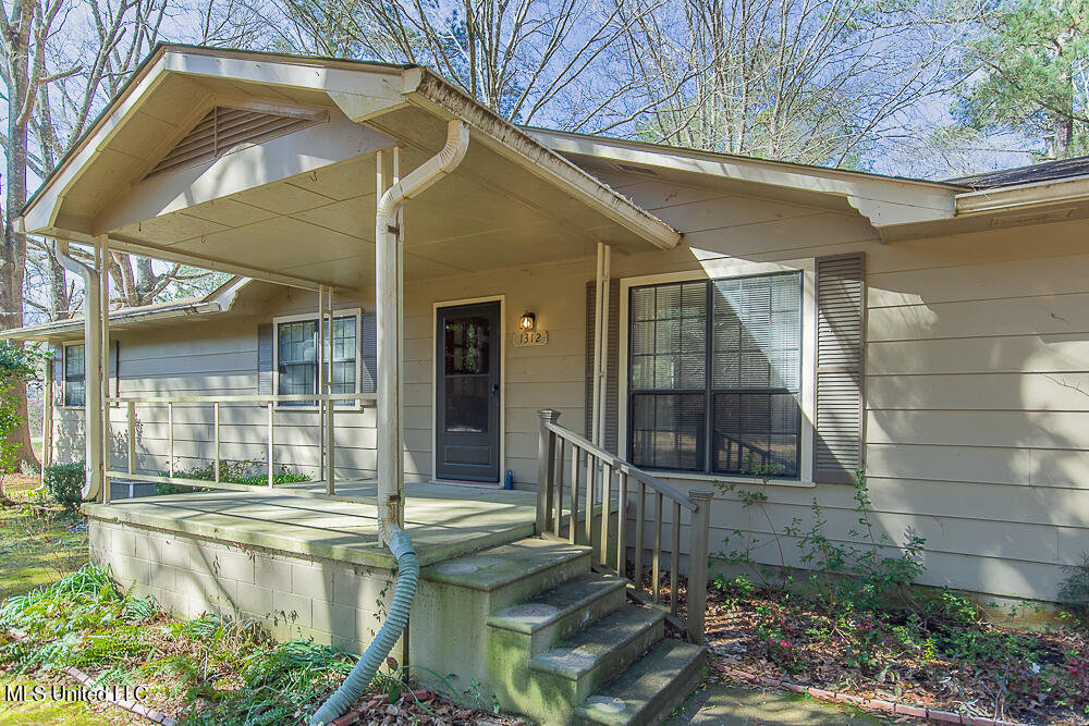 1312 Shell Oil Road Brandon, MS 39042 - Photo 4 of 28 Covered Front Porch to Welcome Guests