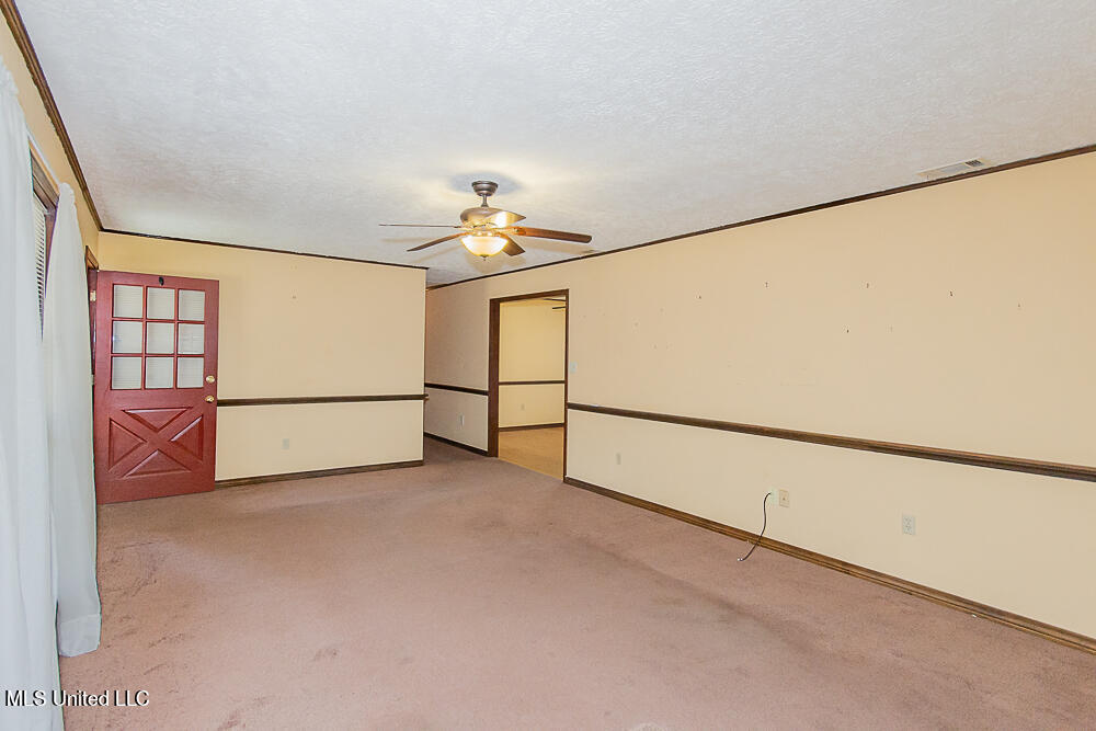 1312 Shell Oil Road Brandon, MS 39042 - Photo 9 of 28 Spacious Living Room