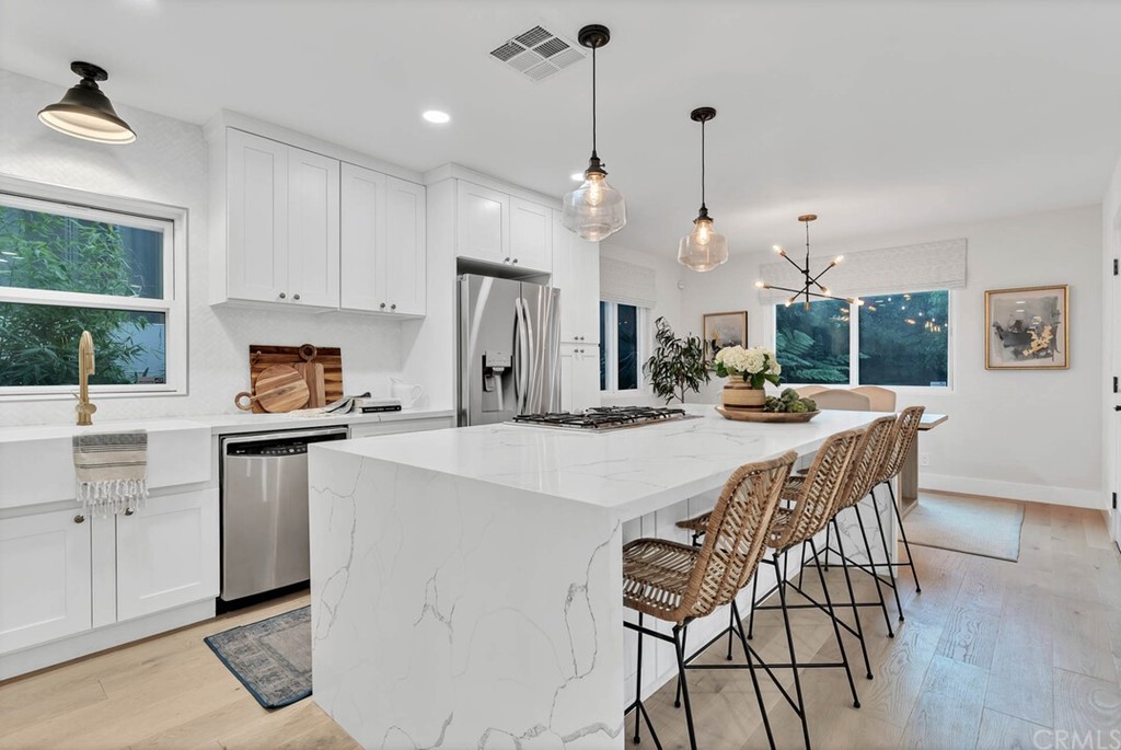 425 Manitoba Street Playa del Rey, CA 90293 - Photo 3 of 60