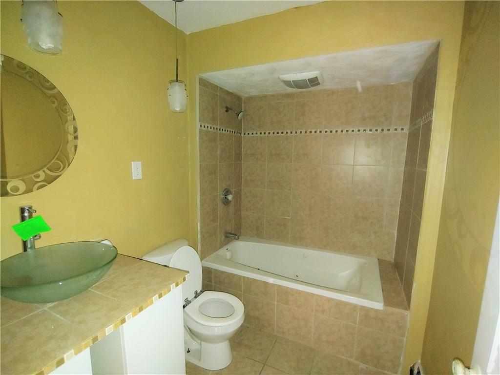 210 Hochberg Road Pittsburgh, PA 15235 - Photo 11 of 23 Gallery Image 11