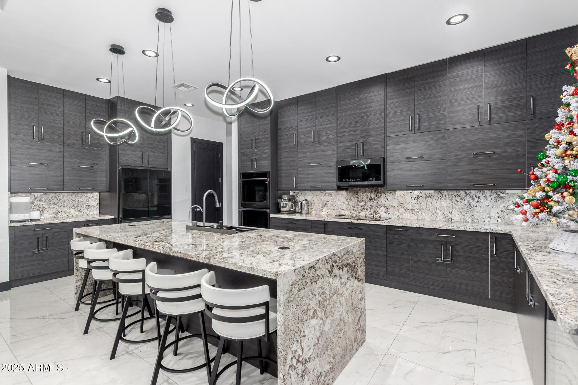 629 North Bruner Road Buckeye, AZ 85396 - Photo 4 of 14 18 - Kitchen