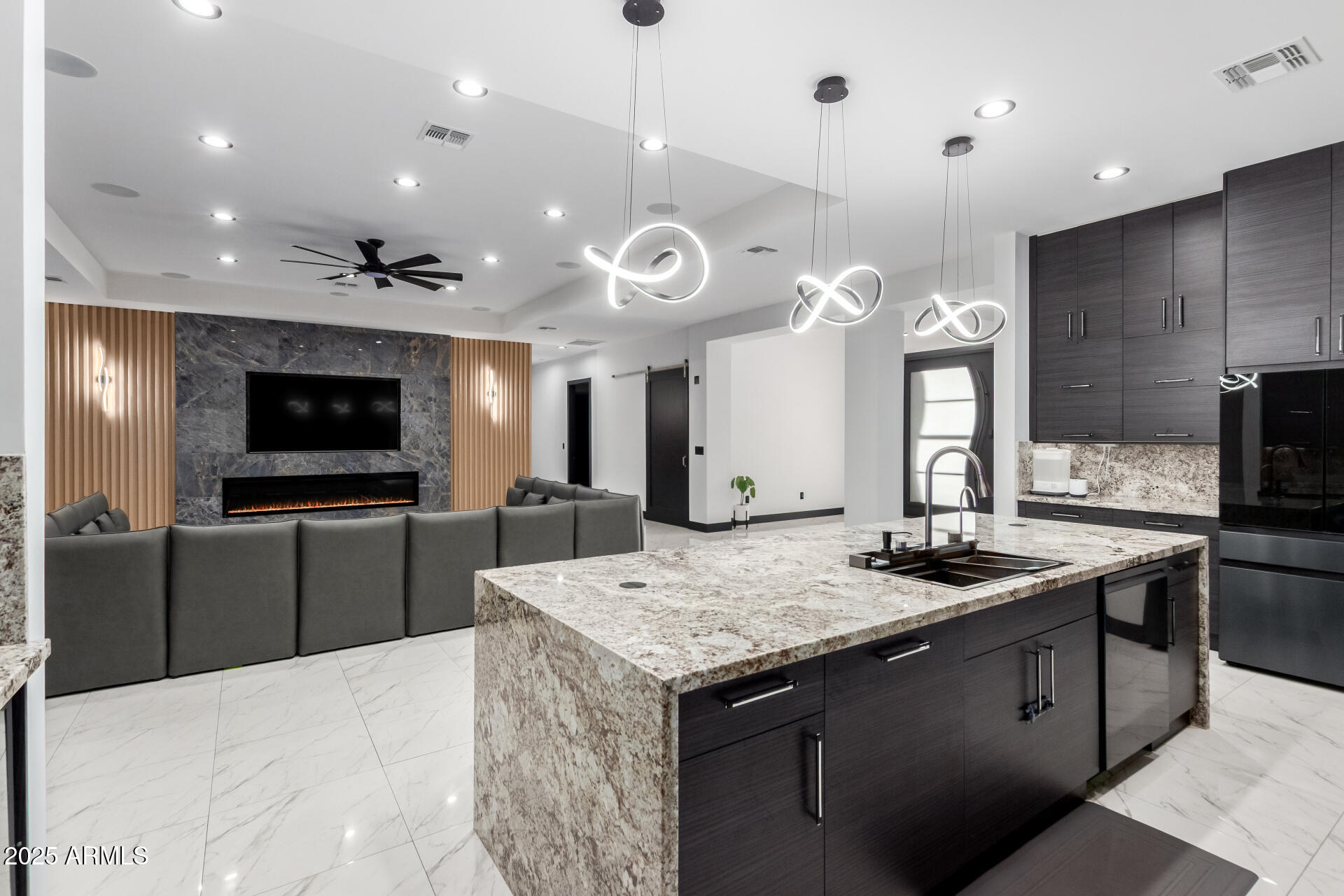 629 North Bruner Road Buckeye, AZ 85396 - Photo 5 of 14 16 - Kitchen