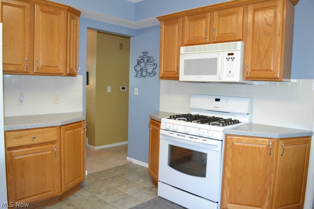 4773 Venus Road Uniontown, OH 44685 - Photo 5 of 21 Gallery Image 5