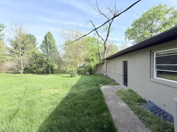 $2,750 | 11230 North College Avenue, Carmel, IN 46032