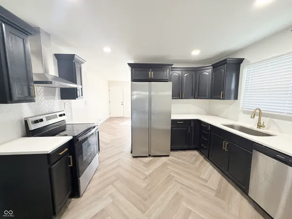 $2,750 | 11230 North College Avenue, Carmel, IN 46032