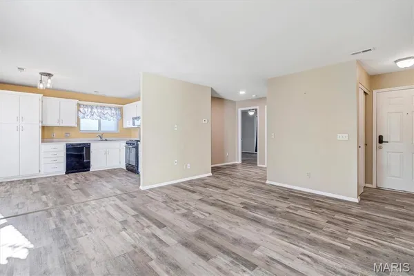 $149,900 | 420 Cambridge Place, Unit 2, St. Peters, MO 63376