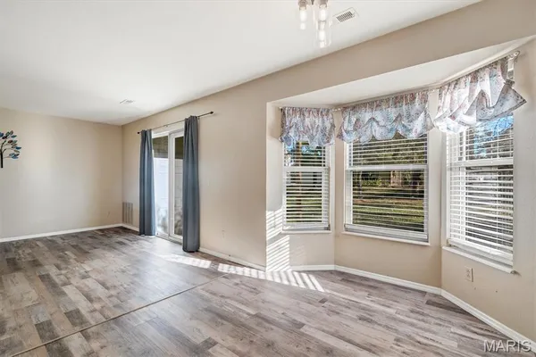 $149,900 | 420 Cambridge Place, Unit 2, St. Peters, MO 63376