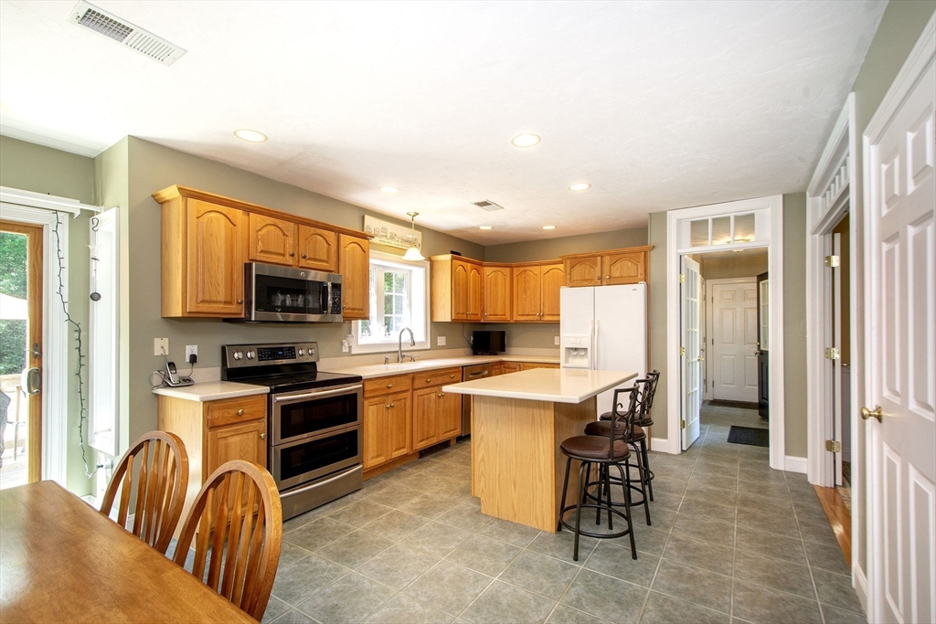261 Olde Forge Road Hanover, MA 02339 - Photo 4 of 39 Gallery Image 4