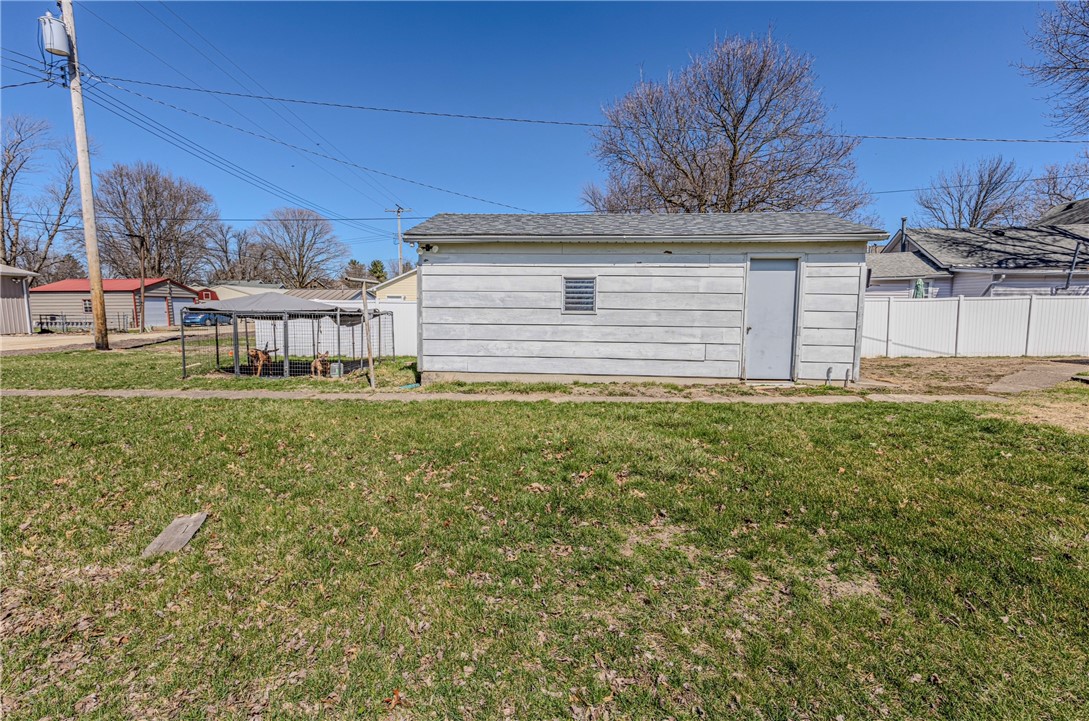 109 South St John Street Assumption, IL 62510 - Photo 8 of 29