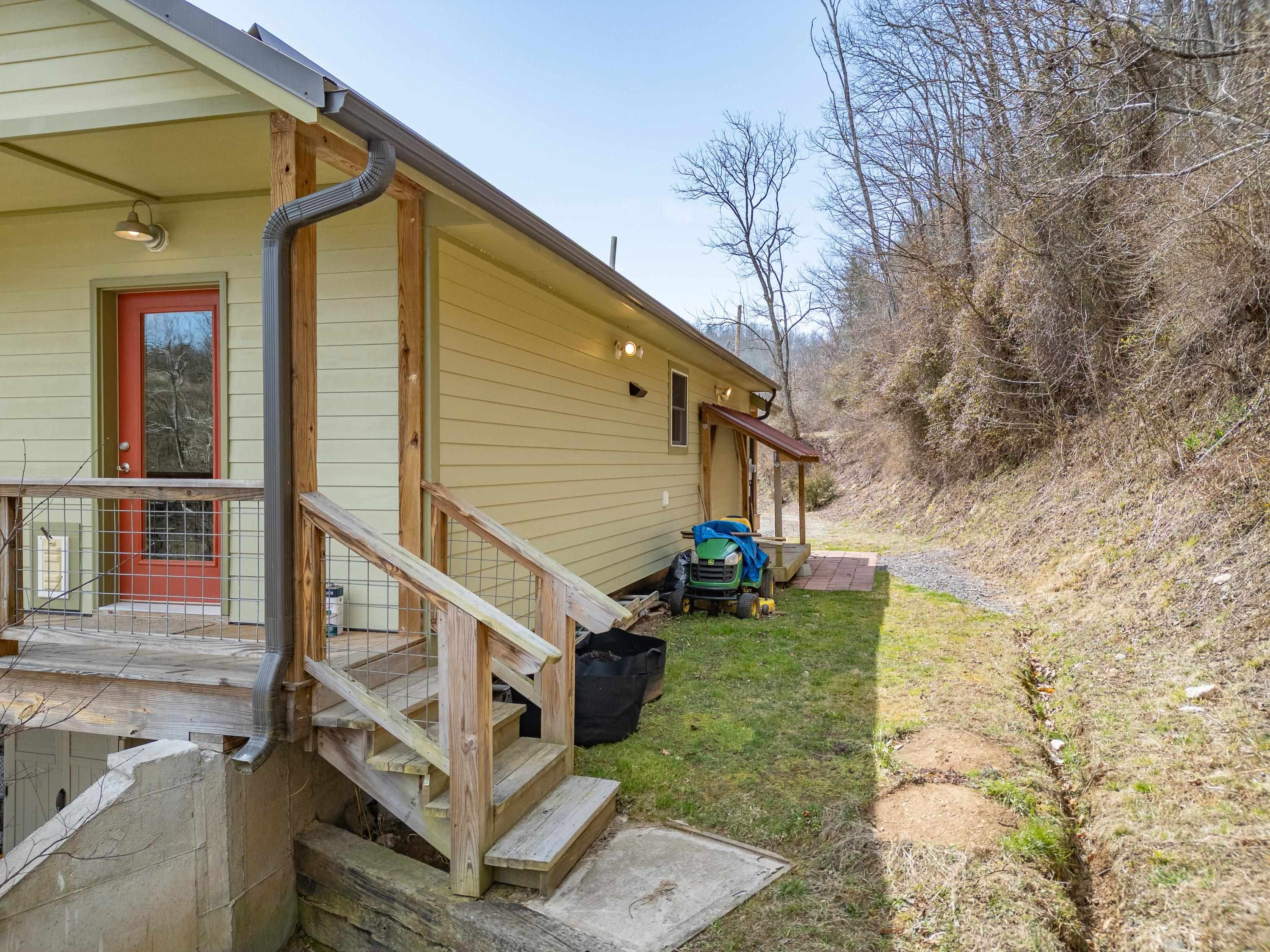 2389 Thunderstruck Road Northeast Floyd, VA 24091 - Photo 56 of 86 Gallery Image 56
