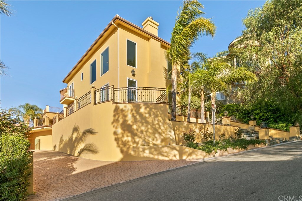 24918 Bella Vista Drive Newhall, CA 91321 - Photo 1 of 32