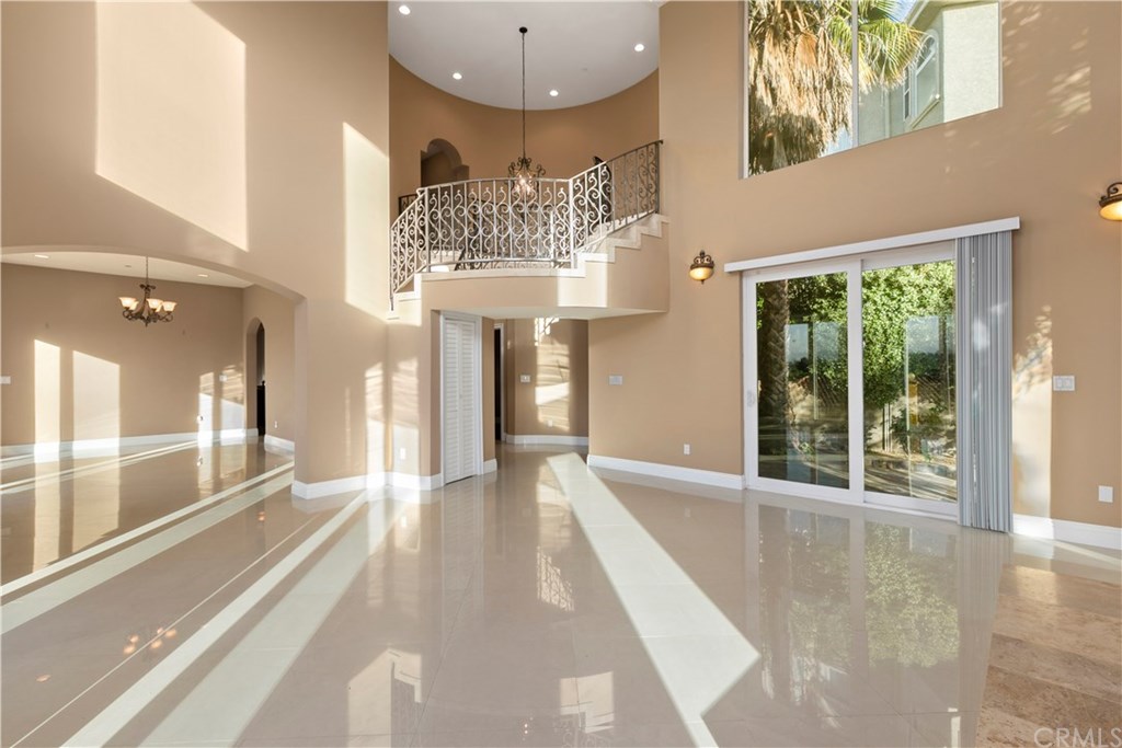 24918 Bella Vista Drive Newhall, CA 91321 - Photo 7 of 32