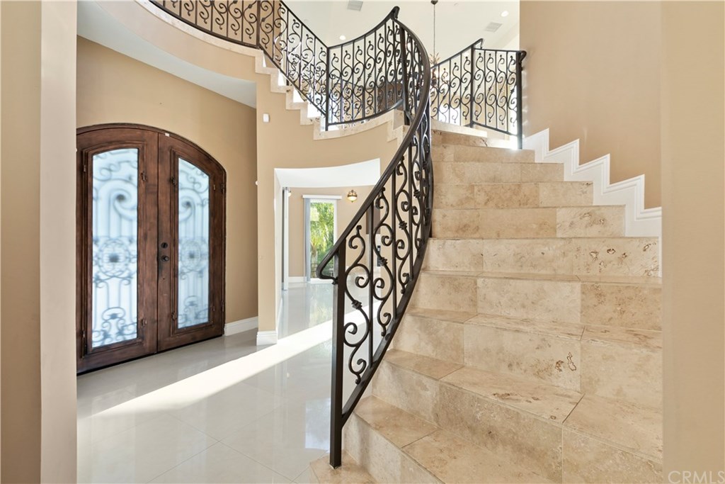 24918 Bella Vista Drive Newhall, CA 91321 - Photo 9 of 32