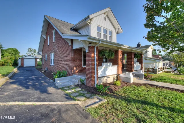 $329,900 | 511 South Watauga Avenue, Elizabethton, TN 37643