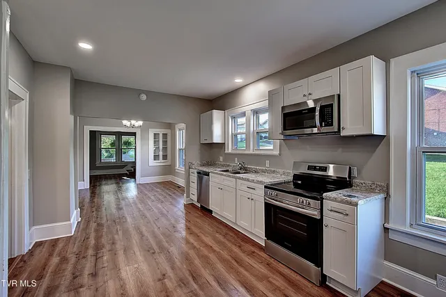 $329,900 | 511 South Watauga Avenue, Elizabethton, TN 37643