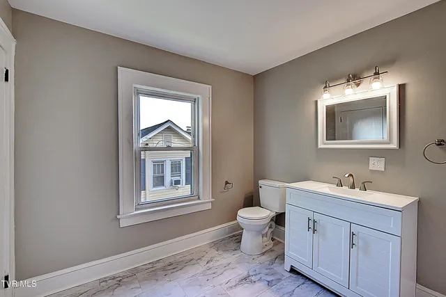 $329,900 | 511 South Watauga Avenue, Elizabethton, TN 37643