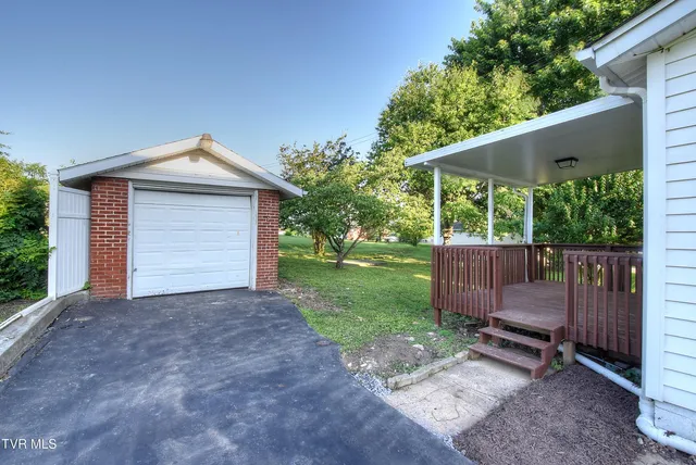 $329,900 | 511 South Watauga Avenue, Elizabethton, TN 37643