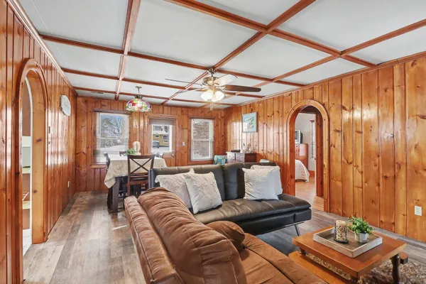 $575,000 | 11637 Algonquin Drive, Pinckney, MI 48169