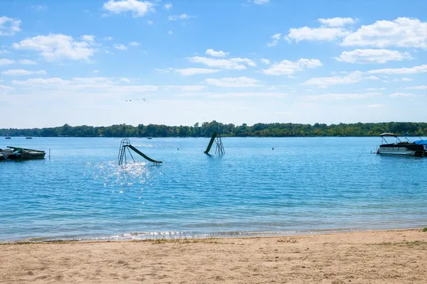 $575,000 | 11637 Algonquin Drive, Pinckney, MI 48169