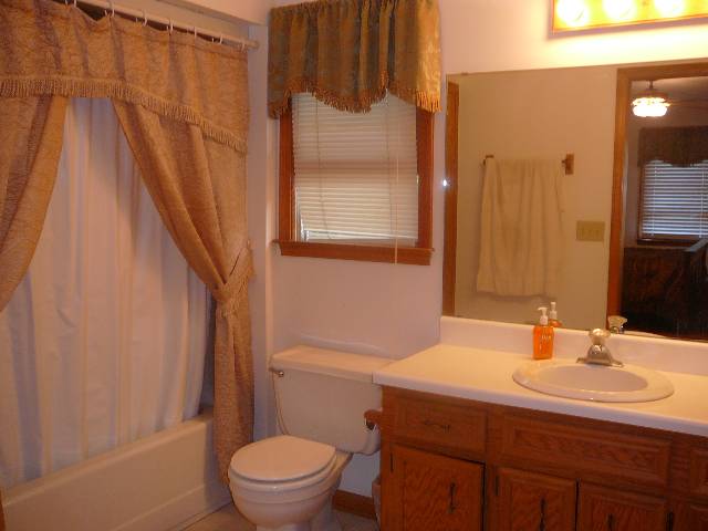 209 Mountain Estates Road Pickens, SC 29671 - Photo 5 of 8