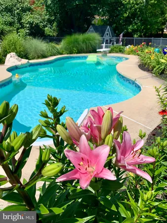 $549,900 | 34 Lopatcong Drive, Ewing, NJ 08638