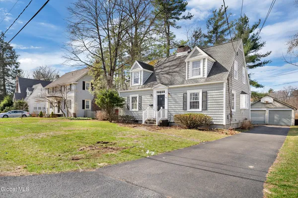 $424,900 | 25 Forest Road, Bethlehem, NY 12054