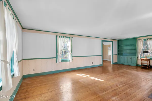 $424,900 | 25 Forest Road, Bethlehem, NY 12054