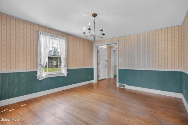 $424,900 | 25 Forest Road, Bethlehem, NY 12054