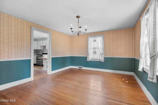 $424,900 | 25 Forest Road, Bethlehem, NY 12054