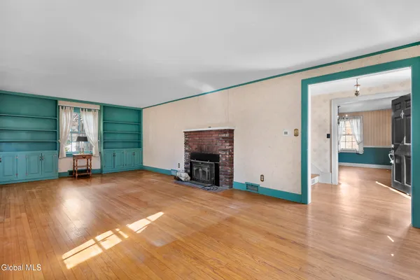 $424,900 | 25 Forest Road, Bethlehem, NY 12054