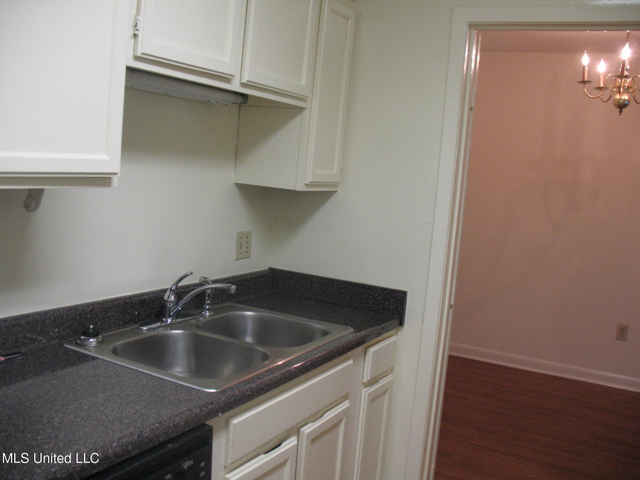 970 Morningside Street, Unit A5 Jackson, MS 39202 - Photo 11 of 16 DF3AD2B2-20C1-487D-BA59-E2E7004C0466