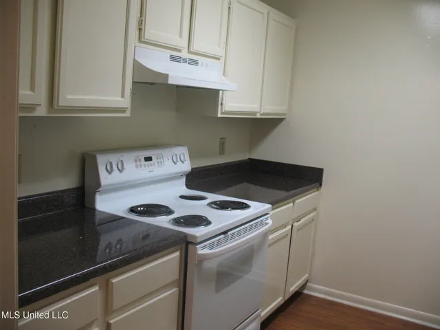 $915 | 970 Morningside Street, Unit A5, Jackson, MS 39202