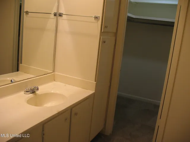 $915 | 970 Morningside Street, Unit A5, Jackson, MS 39202