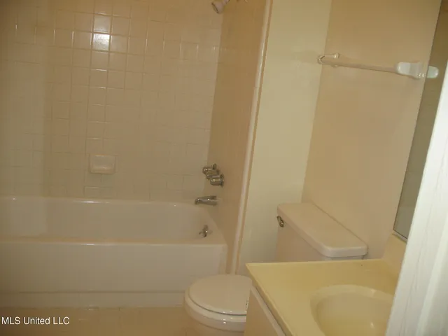 $915 | 970 Morningside Street, Unit A5, Jackson, MS 39202