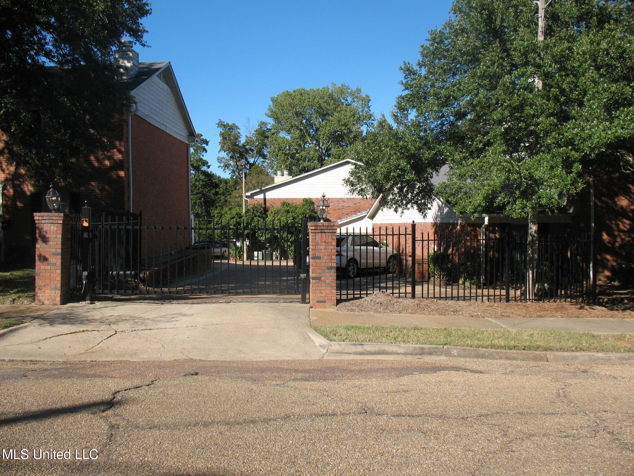 970 Morningside Street, Unit A5 Jackson, MS 39202 - Photo 3 of 16 E8DAFAB7-C4DC-48FB-8814-8CB64F8AAC43