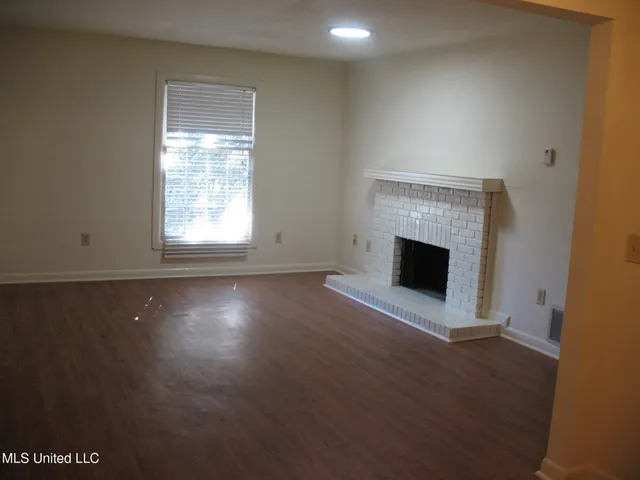 $915 | 970 Morningside Street, Unit A5, Jackson, MS 39202