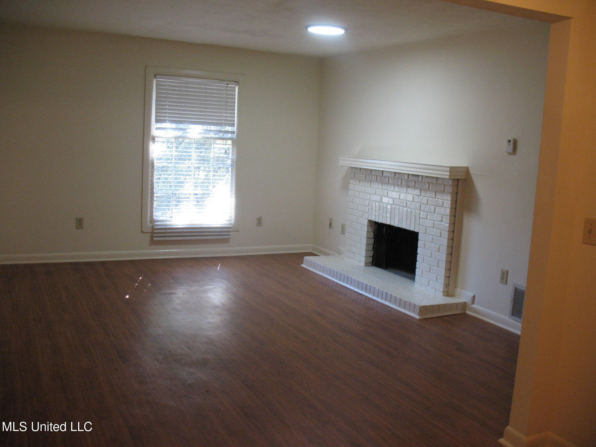 970 Morningside Street, Unit A5 Jackson, MS 39202 - Photo 5 of 16 0998A8F7-0C10-4573-81FD-D526BEDD71E6